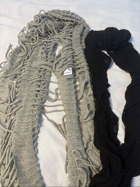ESTUDIO Grey Fringe Knit Scarf